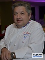 Eric Pansu (MOF) supervise les tables de Bocus : les 4 brasseries cardinales, les restaurants Marguerite et Fond Rose